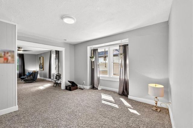 10804 Felton Street, Sugar Creek, MO 64054