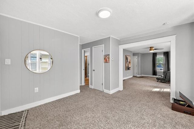 10804 Felton Street, Sugar Creek, MO 64054