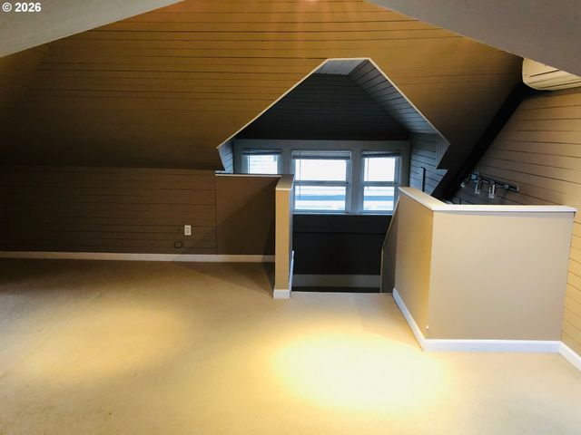 1926 Ne 11TH Ave, Portland, OR 97212