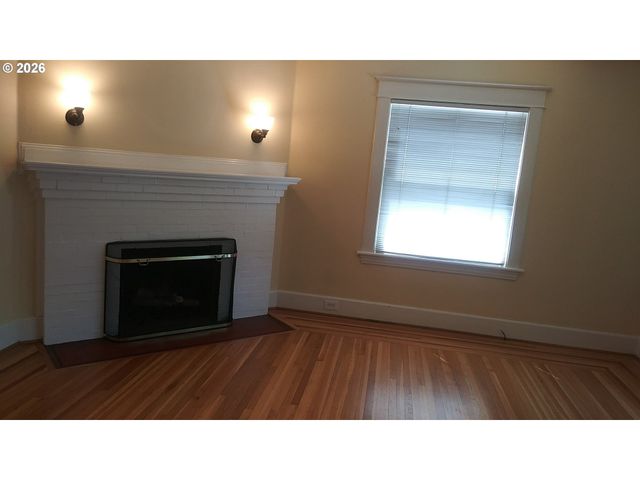 1926 Ne 11TH Ave, Portland, OR 97212