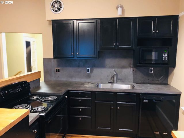 1926 Ne 11TH Ave, Portland, OR 97212