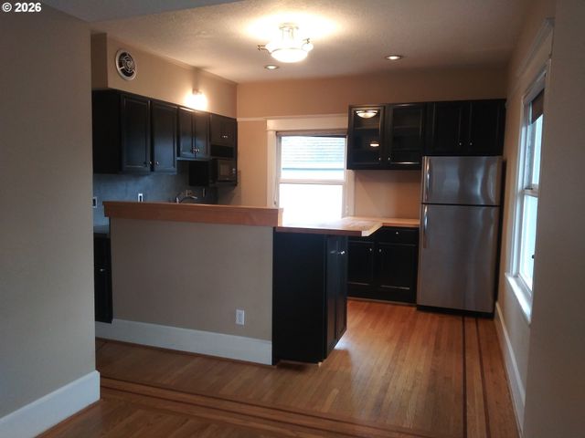 1926 Ne 11TH Ave, Portland, OR 97212