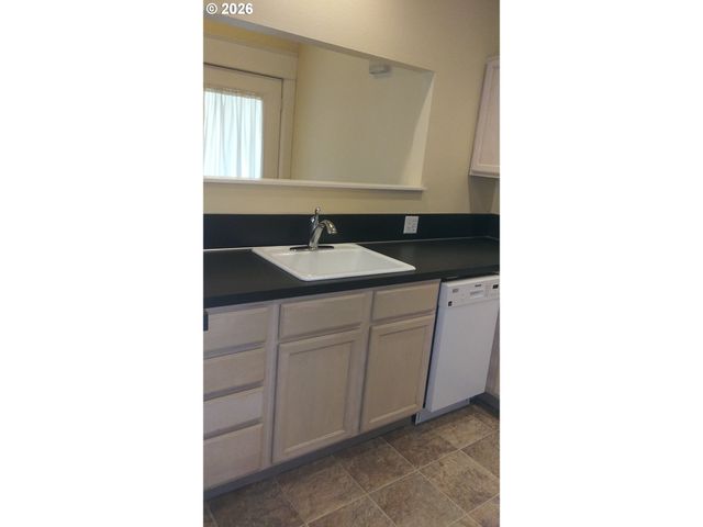 1926 Ne 11TH Ave, Portland, OR 97212