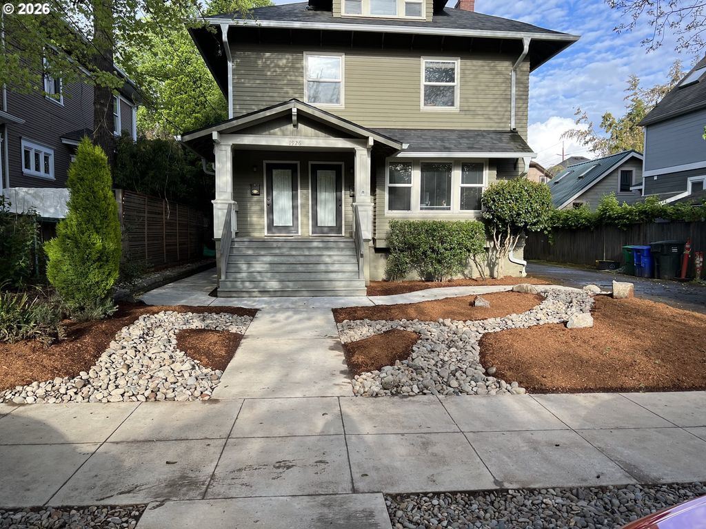1926 Ne 11TH Ave, Portland, OR 97212