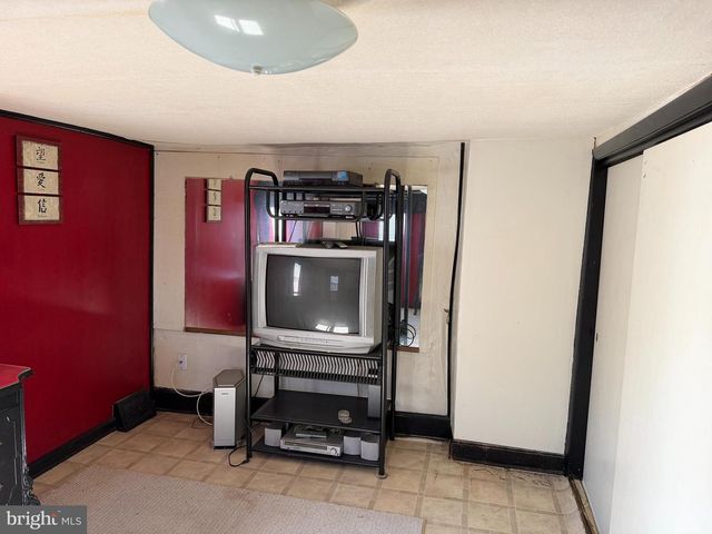 289-91 E COLLOM ST, Philadelphia, PA 19144