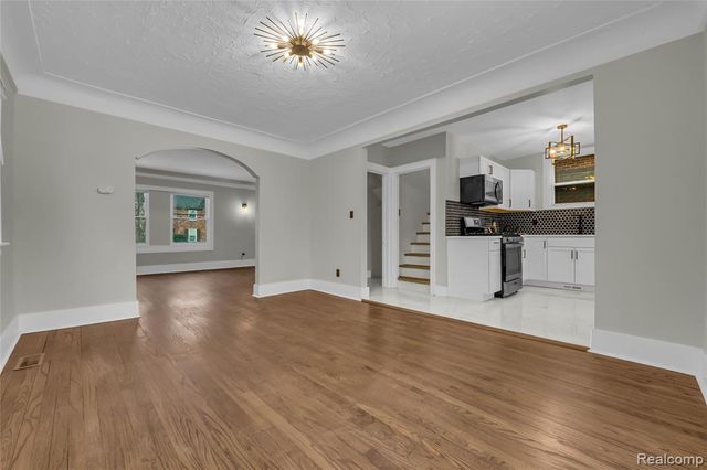 18613 Santa Rosa Drive, Detroit, MI 48221