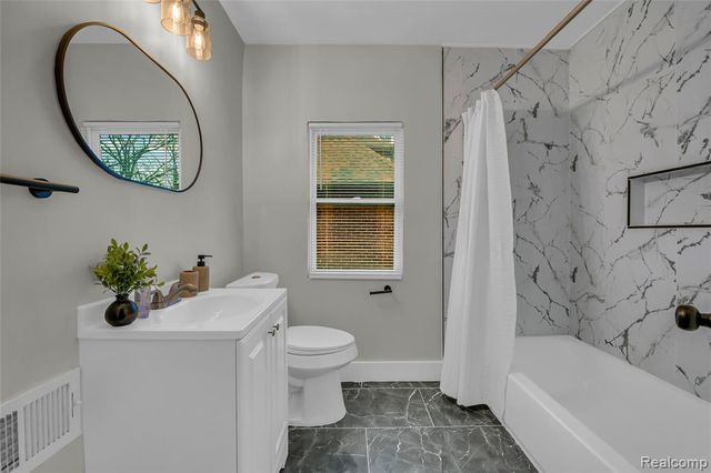 18613 Santa Rosa Drive, Detroit, MI 48221