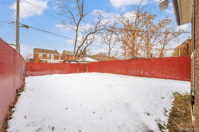 18613 Santa Rosa Drive, Detroit, MI 48221