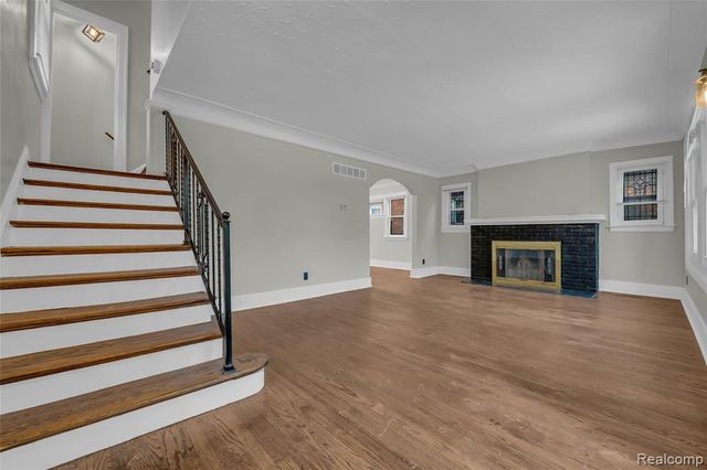 18613 Santa Rosa Drive, Detroit, MI 48221