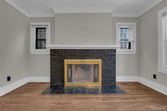 18613 Santa Rosa Drive, Detroit, MI 48221