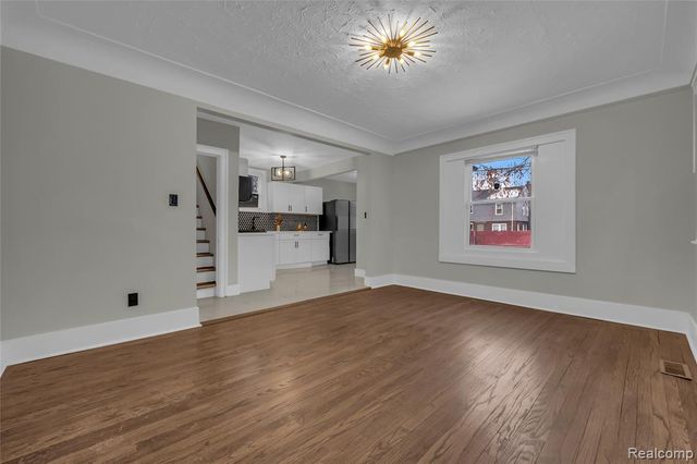 18613 Santa Rosa Drive, Detroit, MI 48221