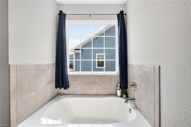 124 Bowman DR, Suffolk, VA 23434