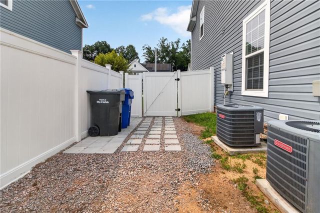 124 Bowman DR, Suffolk, VA 23434