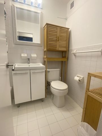 305 E 24th St Apt 5S, New York City, NY 10010