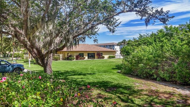 5775 PARK STREET N 410, St Petersburg, FL 33709