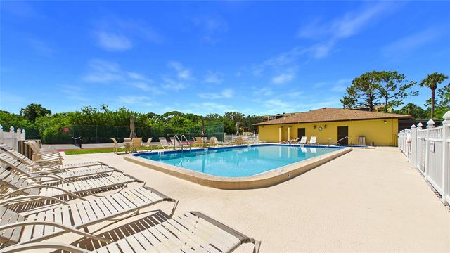 5775 PARK STREET N 410, St Petersburg, FL 33709