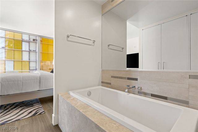 3722 Las Vegas Boulevard 2212, Las Vegas, NV 89158