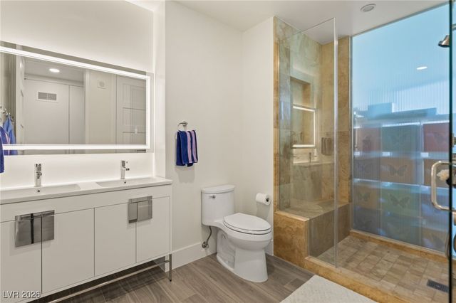 3722 Las Vegas Boulevard 2212, Las Vegas, NV 89158