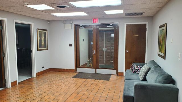 5360 Fargo Avenue, Skokie, IL 60077