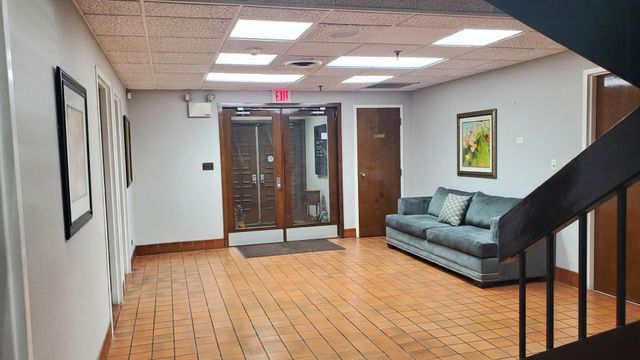 5360 Fargo Avenue, Skokie, IL 60077