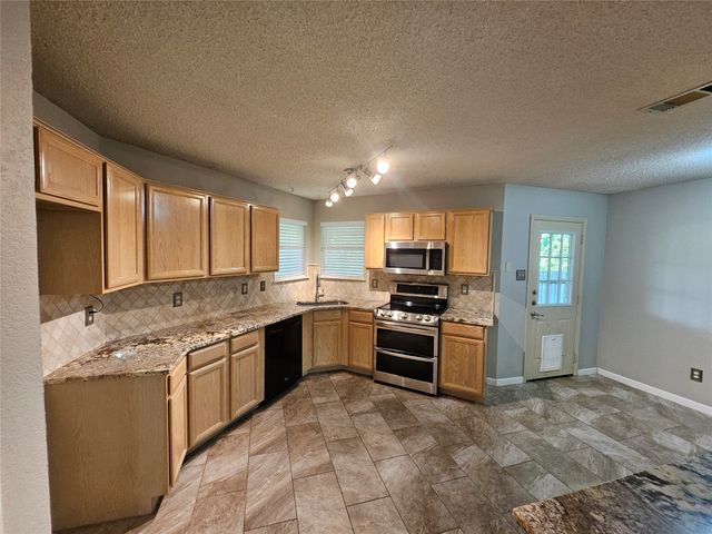 1608 Merritt Drive, Mansfield, TX 76063