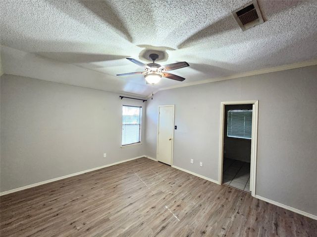 1608 Merritt Drive, Mansfield, TX 76063