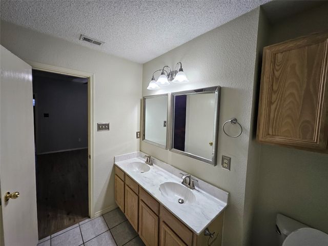 1608 Merritt Drive, Mansfield, TX 76063