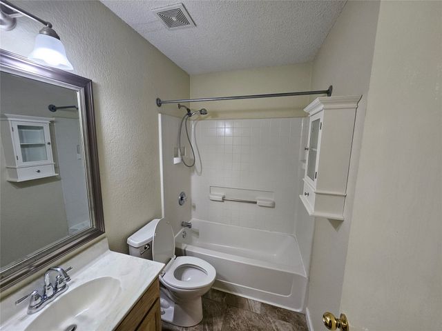 1608 Merritt Drive, Mansfield, TX 76063