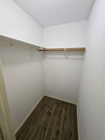 1608 Merritt Drive, Mansfield, TX 76063