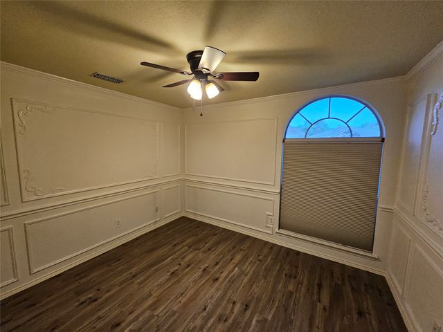1608 Merritt Drive, Mansfield, TX 76063