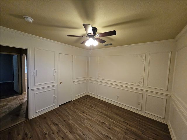 1608 Merritt Drive, Mansfield, TX 76063