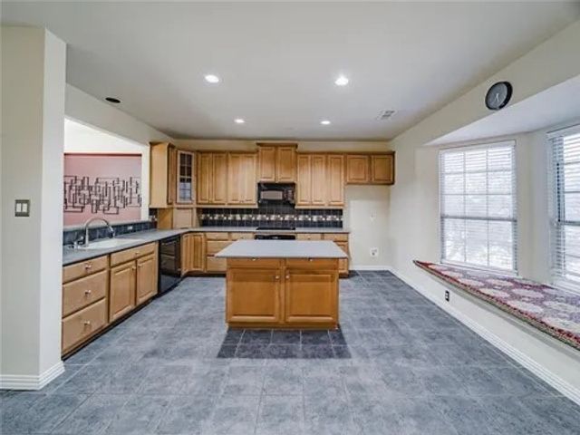 2573 Jacobson Drive, Lewisville, TX 75067
