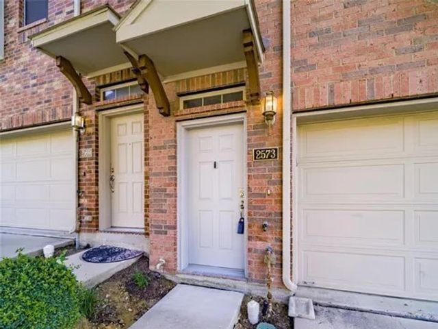 2573 Jacobson Drive, Lewisville, TX 75067