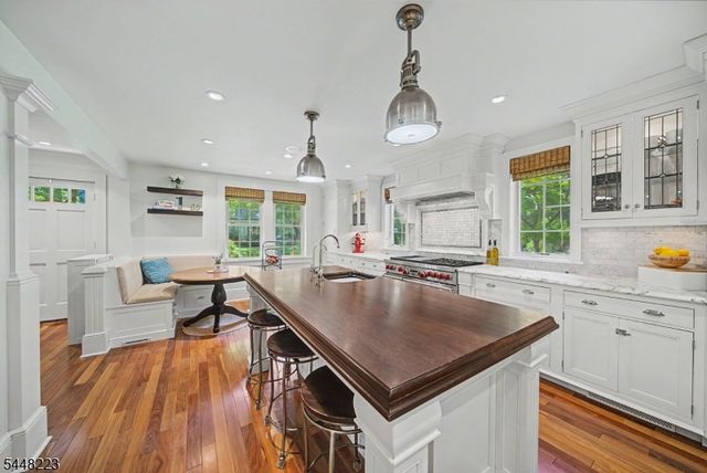 1 Warwick Rd, Mountain Lakes Boro, NJ 07046