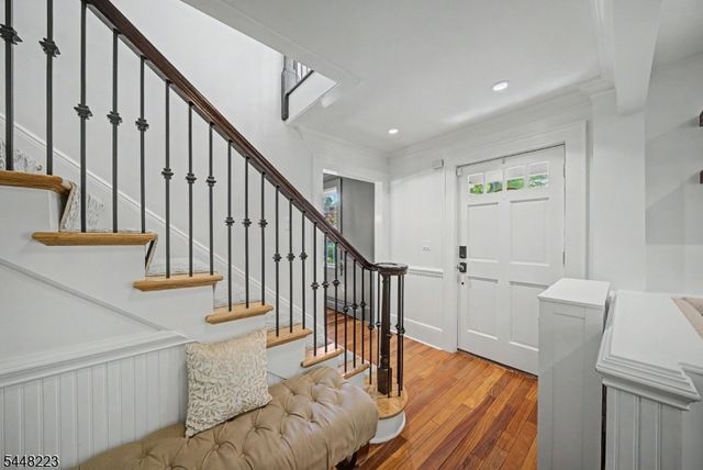 1 Warwick Rd, Mountain Lakes Boro, NJ 07046
