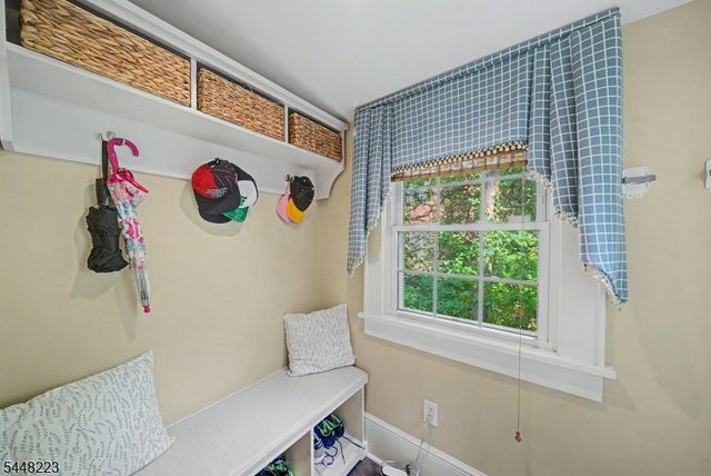 1 Warwick Rd, Mountain Lakes Boro, NJ 07046
