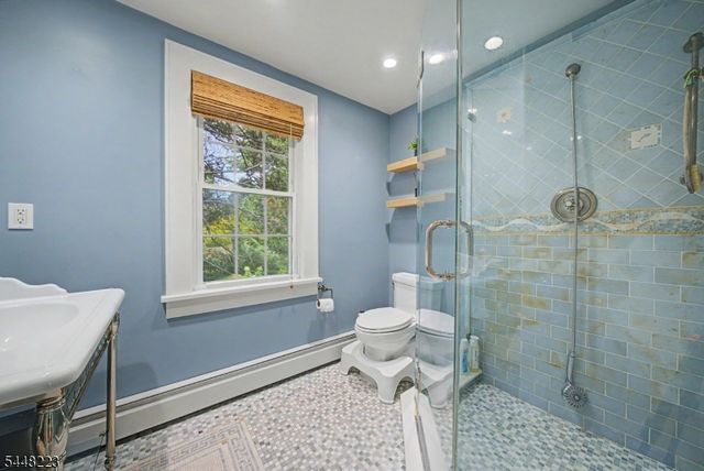 1 Warwick Rd, Mountain Lakes Boro, NJ 07046