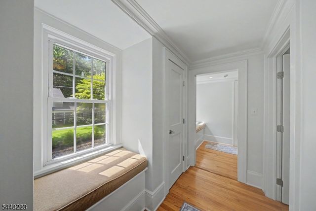 1 Warwick Rd, Mountain Lakes Boro, NJ 07046