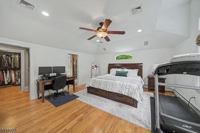 1 Warwick Rd, Mountain Lakes Boro, NJ 07046