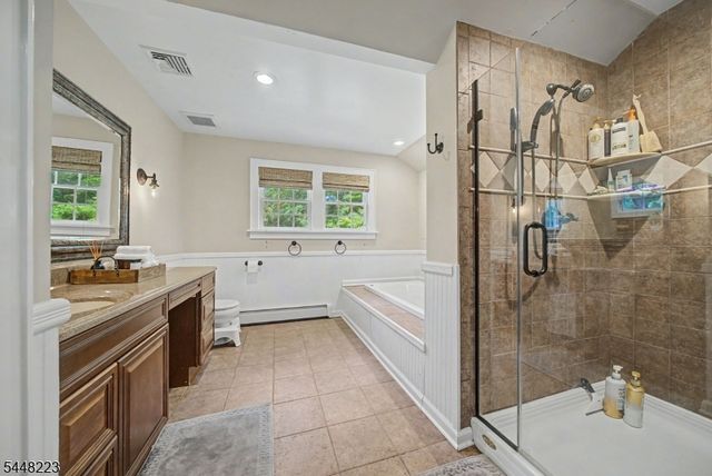 1 Warwick Rd, Mountain Lakes Boro, NJ 07046