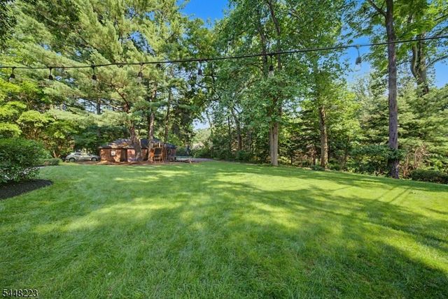 1 Warwick Rd, Mountain Lakes Boro, NJ 07046
