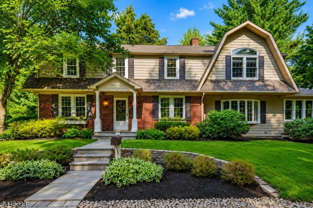 1 Warwick Rd, Mountain Lakes Boro, NJ 07046