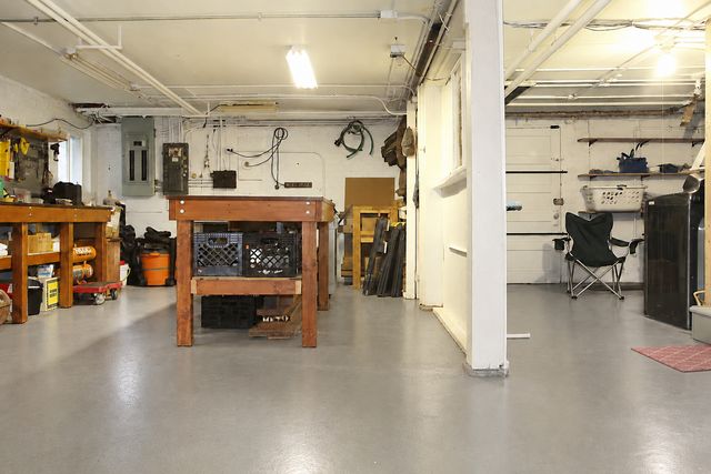 6525 N WASHTENAW Avenue, Chicago, IL 60645