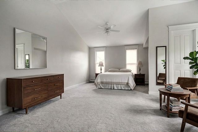 6525 N WASHTENAW Avenue, Chicago, IL 60645