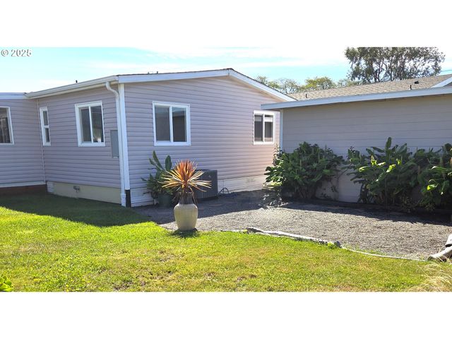 15889 SUNSET STRIP 102, Brookings, OR 97415