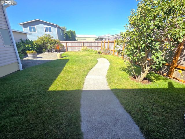 15889 SUNSET STRIP 102, Brookings, OR 97415