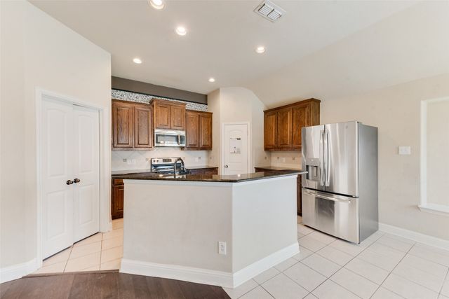 1117 Colony Drive, Greenville, TX 75402