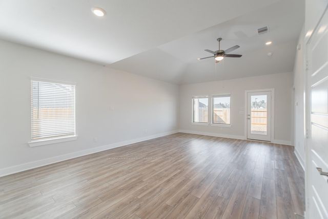 10627 Whitejacket, Conroe, TX 77385