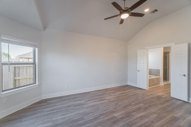 10627 Whitejacket, Conroe, TX 77385