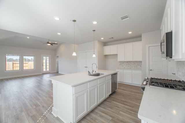 10627 Whitejacket, Conroe, TX 77385